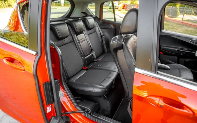 Ford B-MAX cena 32900 przebieg: 143111, rok produkcji 2012 z Radom małe 497